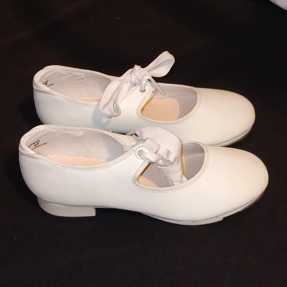 Kids CAPEZIO white tap dance size 1.5